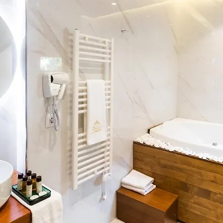 La Suite Boutique Hotel Tirana Exterior photo